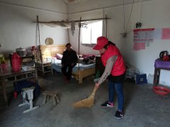 定远县池河镇妇联：组织巾帼志愿者开展贫困母亲送温暖
