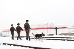官兵加强巡逻确保安全 针对降雪较大的实际